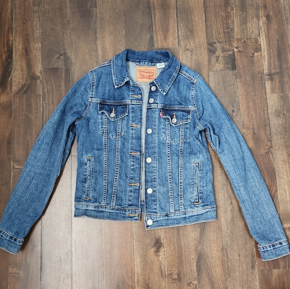 Levi's Cropped Jean Jacket